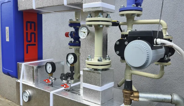 Spojujeme technickou odbornost a praxi.